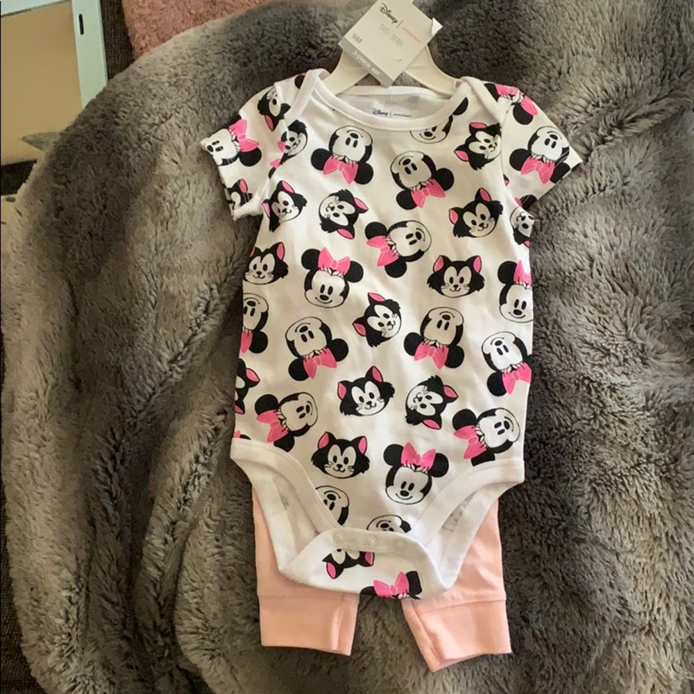 🖤 NWT baby girl Disney outfit